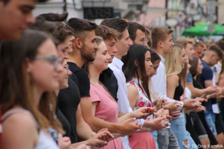 Po dveh letih Kamnik danes v znamenju maturantske četvorke (28)